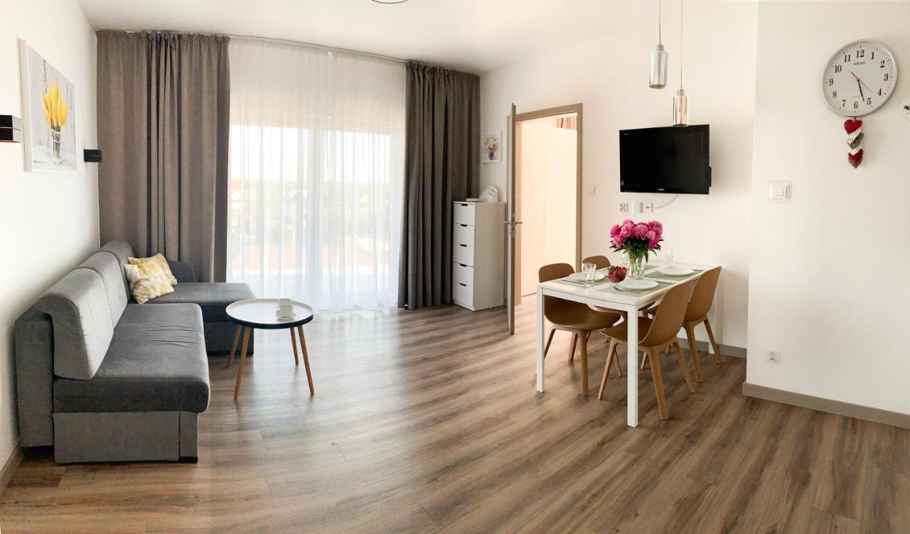 Apartament Livia シャノジェンティ エクステリア 写真